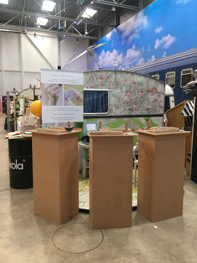 rheinschauen Design-Messe-Stand mit Wohnwagen