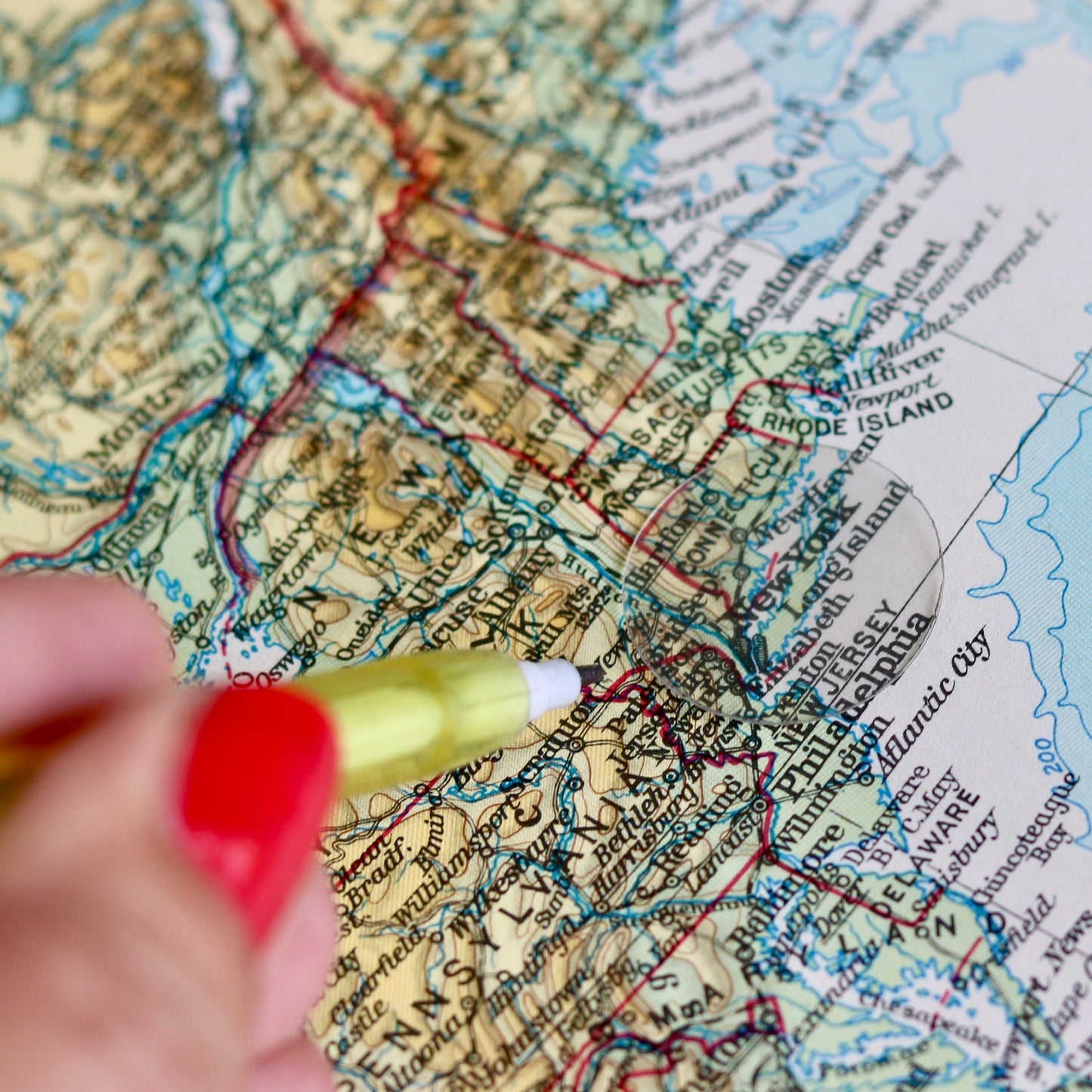 Große Medaillonkette mit deiner Lieblingsstadt aus original Landkarte - Matt
