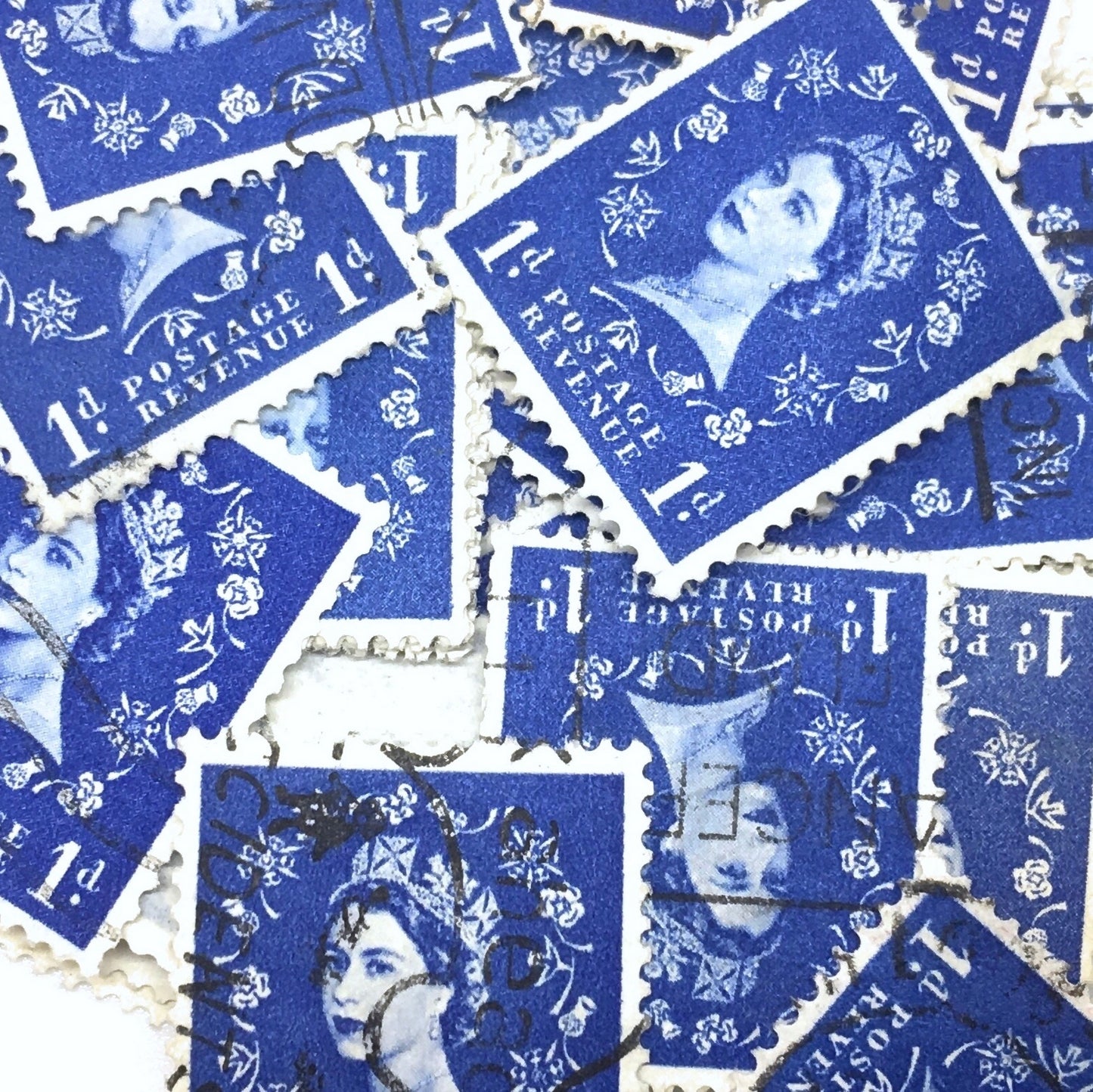 Manschettenknöpfe mit blauer Queen Elizabeth II Briefmarken im Typewriter Design